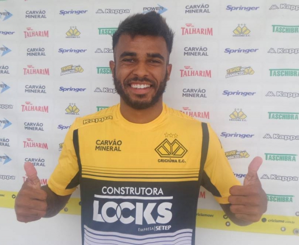 Alex Santana reforça o Tigre