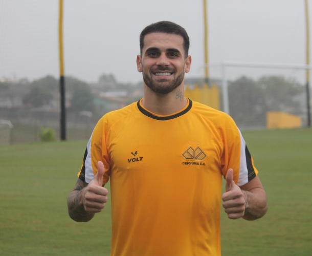 Atacante Felipe Vizeu é do Tigre