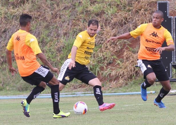 Atletas do Tigre fazem forte treino físico e técnico