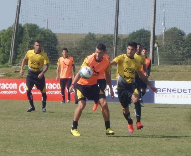 Atletas participam de treino técnico
