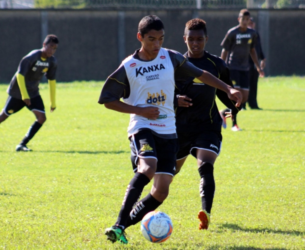 Base do Tigre enfrenta o Marcílio Dias