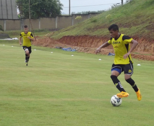 Base goleia o CFA Nelinho Neves (PR) em amistoso