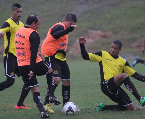 Com chuva, Criciúma realiza coletivo
