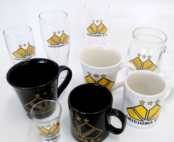 Copos e canecas personalizadas