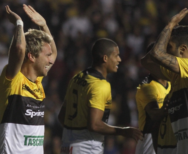 Criciúma bate o Atlético (MG) no HH