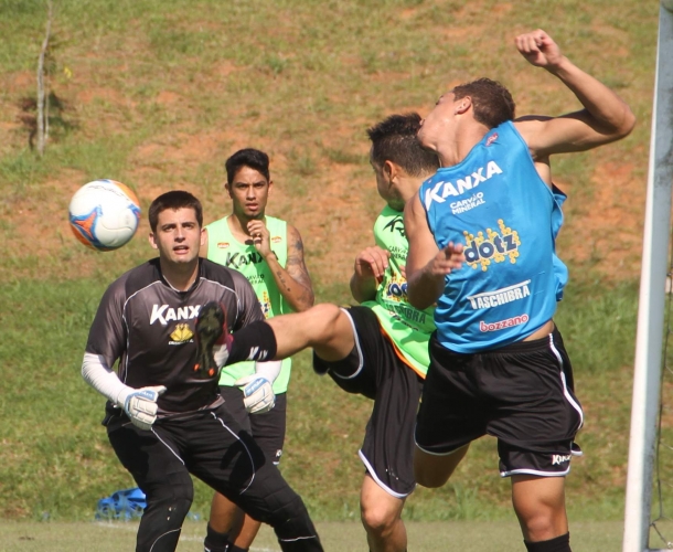 Criciúma defende liderança em Blumenau