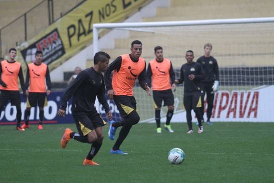 Criciúma encara o Bragantino
