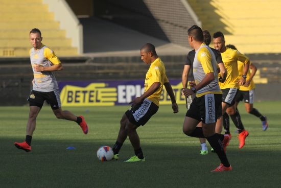 Criciúma encara o Paysandu
