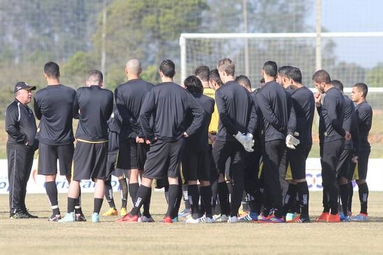 Criciúma encara o Vila Nova
