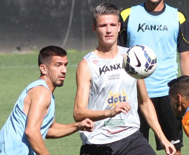 Criciúma enfrenta o Corinthians