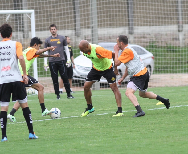 Criciúma faz forte treino técnico