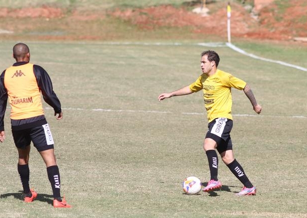 Criciúma faz treino físico e tático no CT