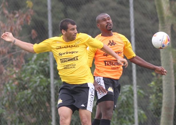 Criciúma intensifica trabalho tático