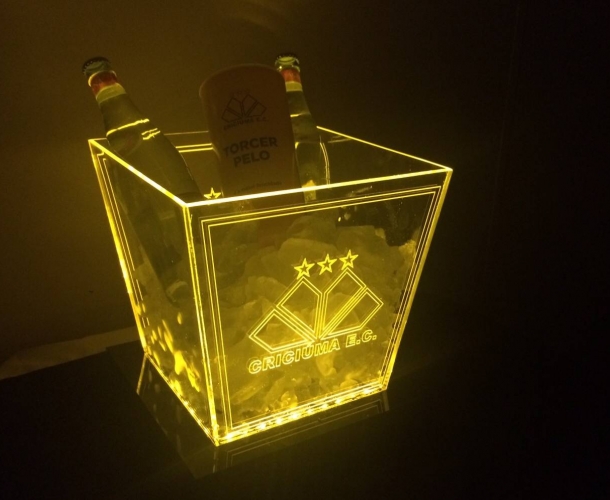 Criciúma lança balde de acrílico com LED