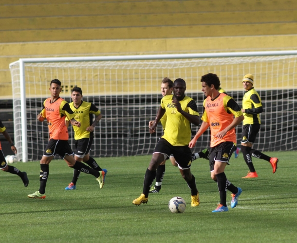 Criciúma realiza coletivo no Majestoso