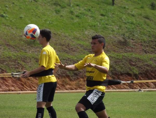 Criciúma realiza trabalho de força 