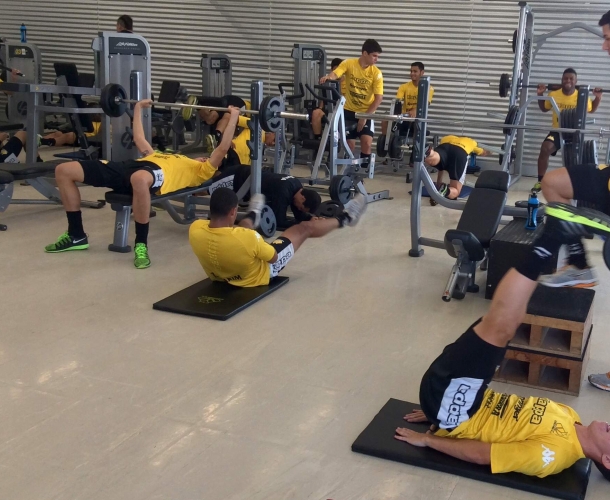 Criciúma realiza treino de força no CT