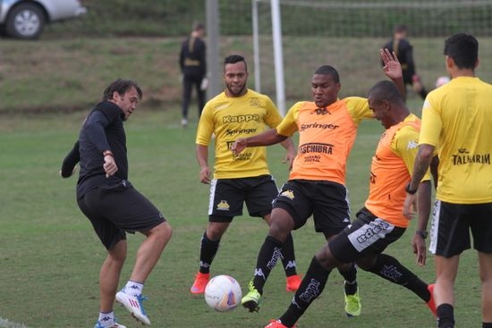 Criciúma se reapresenta e treina no CT