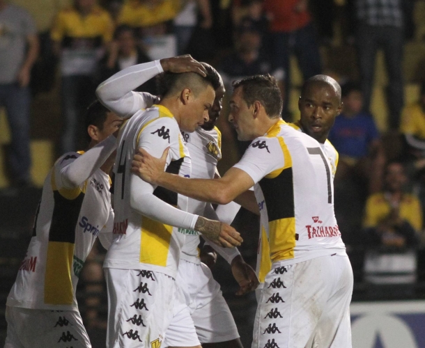 Criciúma vence o Bahia no Majestoso