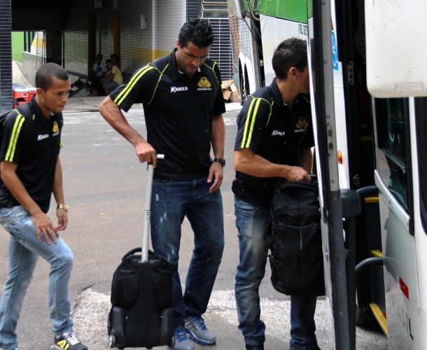 Delegação tricolor embarca para Londrina