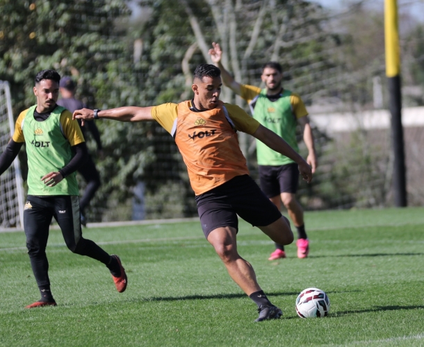 Elenco encerra a semana de trabalho com treino tático