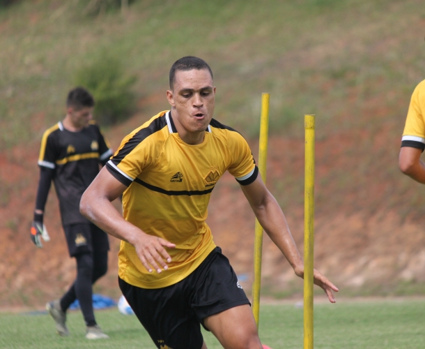 Elenco inicia a semana de treinamentos