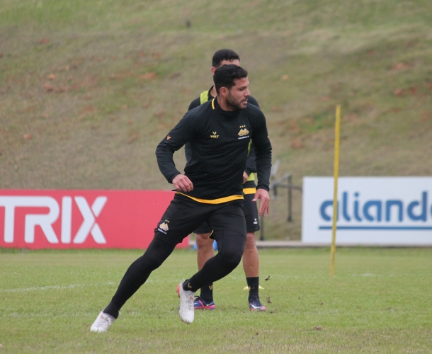 Elenco se reapresenta com foco na semifinal