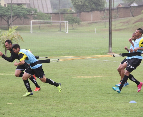 Elenco se reapresenta com trabalhos específicos
