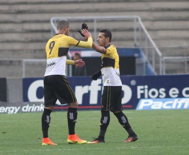 Em Curitiba, Tigre supera o Paraná