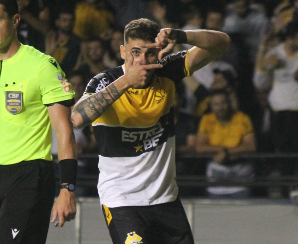 Felipe Vizeu entra na Seleção da 10ª Rodada