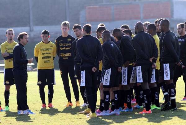 Fora de casa, Tigre encara o Paraná 