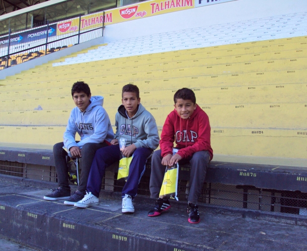 Garotos conhecem estrutura do Criciúma