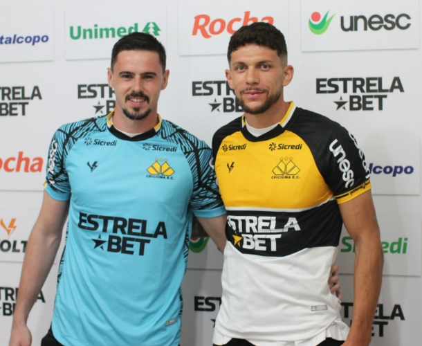 Goleiro Matheus Teixeira e zagueiro Tobias Figueiredo 