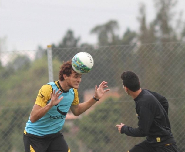 Grupo treina parte técnica no CT
