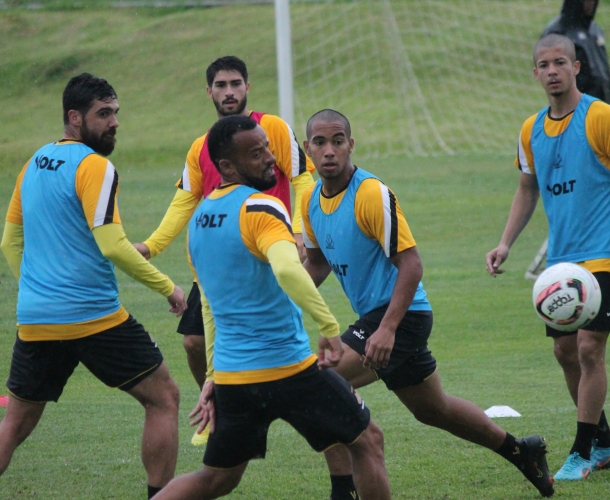 Início de semana com treino em dois períodos