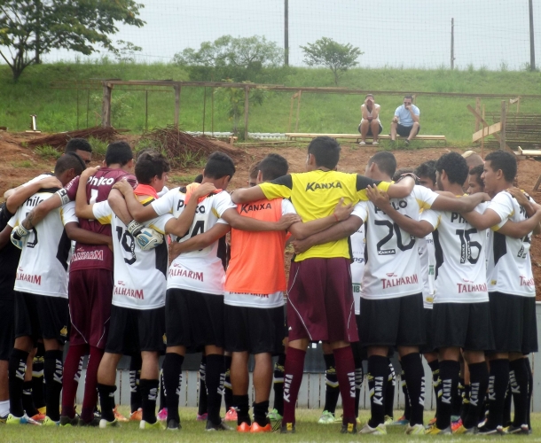 Júnior do Criciúma recebe selecionado de Tubarão 