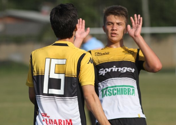 Juvenil do Tigre garante goleada