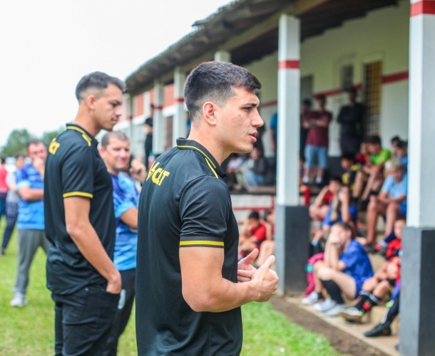 Léo Costa e Zé Marcos visitam Projeto Social