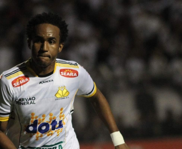 Leonardo crê em bons resultados fora de casa