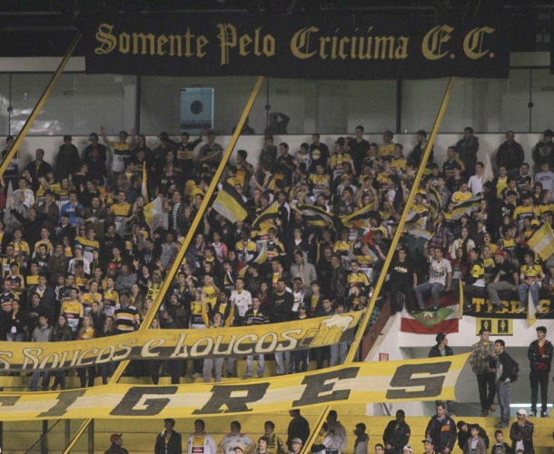 Mesmo em amistoso, torcida comparece