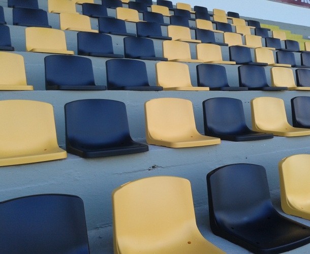 Novas cadeiras começam a ser colocadas no Majestoso