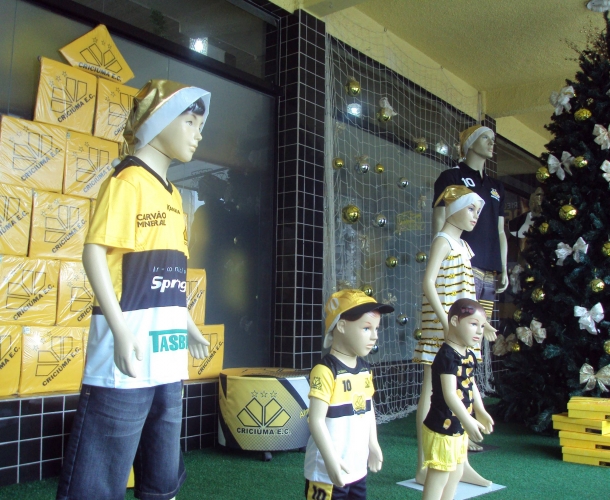 Presentes para crianças na Tigre Maníacos