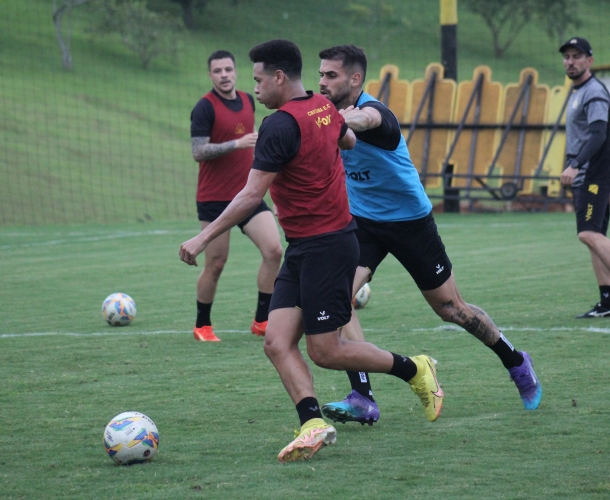 Próximo da estreia, Tigre treina em dois períodos 