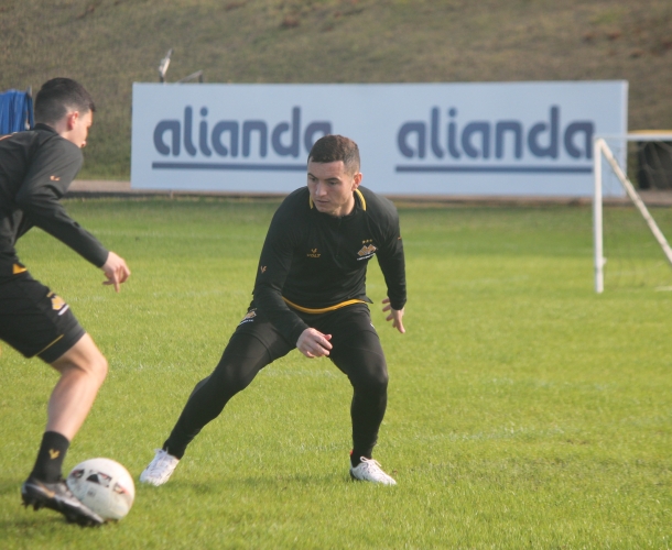 Reapresentação com treino técnico e tático