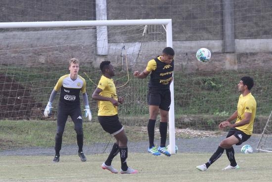 Regenerativo e treino coletivo com o Sub-20