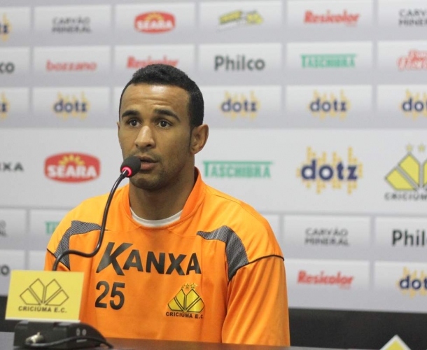 Serginho feliz por voltar o time