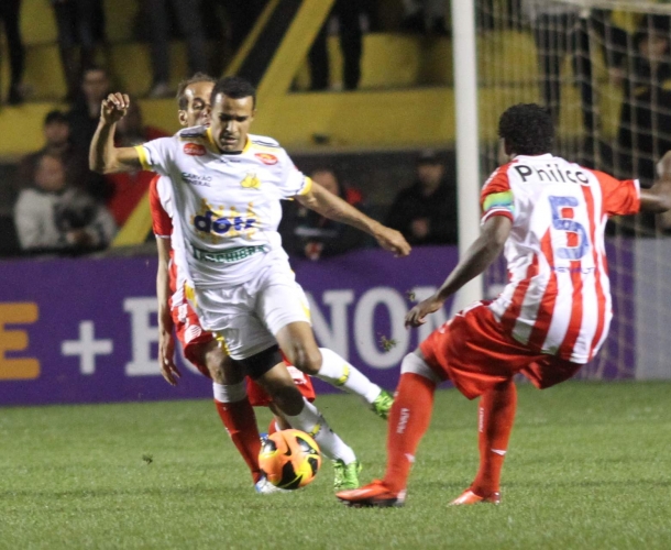 Serginho retorna ao time com vitória‏