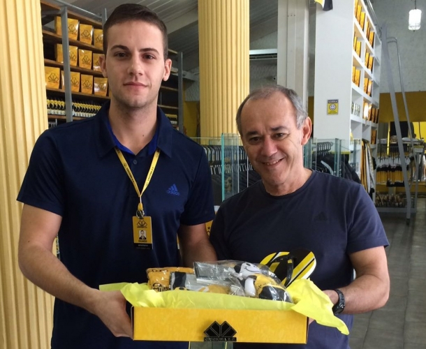 Sócio fatura kit de brindes