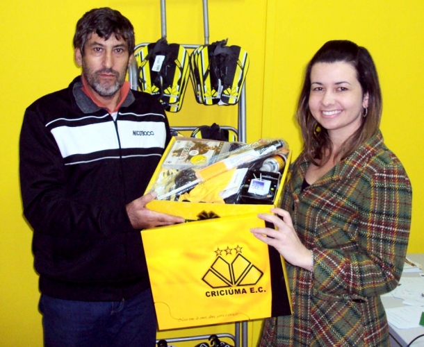 Sócio recebe kit com produtos do Tigre