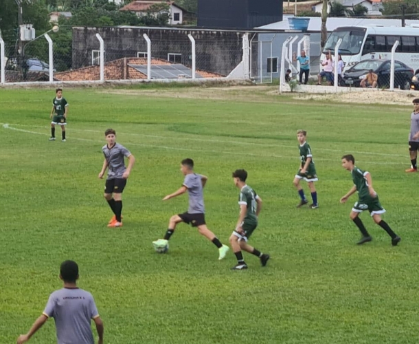 Sub-11 e Sub-13 vencem jogos-treino em Braço do Norte 